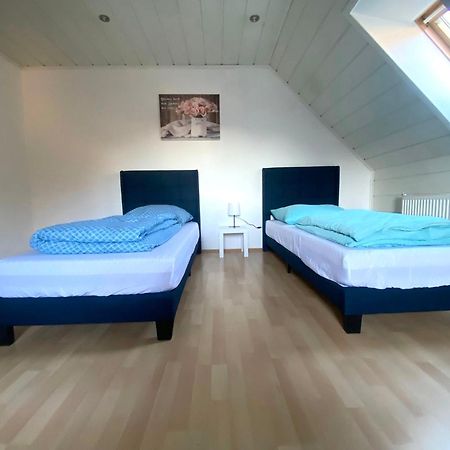Komfortables Apartment คาร์ลสรูเฮอ ภายนอก รูปภาพ
