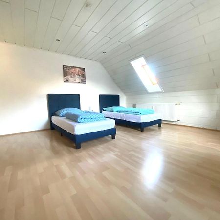 Komfortables Apartment คาร์ลสรูเฮอ ภายนอก รูปภาพ