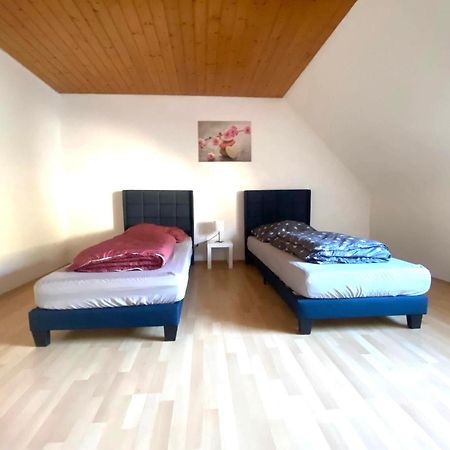 Komfortables Apartment คาร์ลสรูเฮอ ภายนอก รูปภาพ