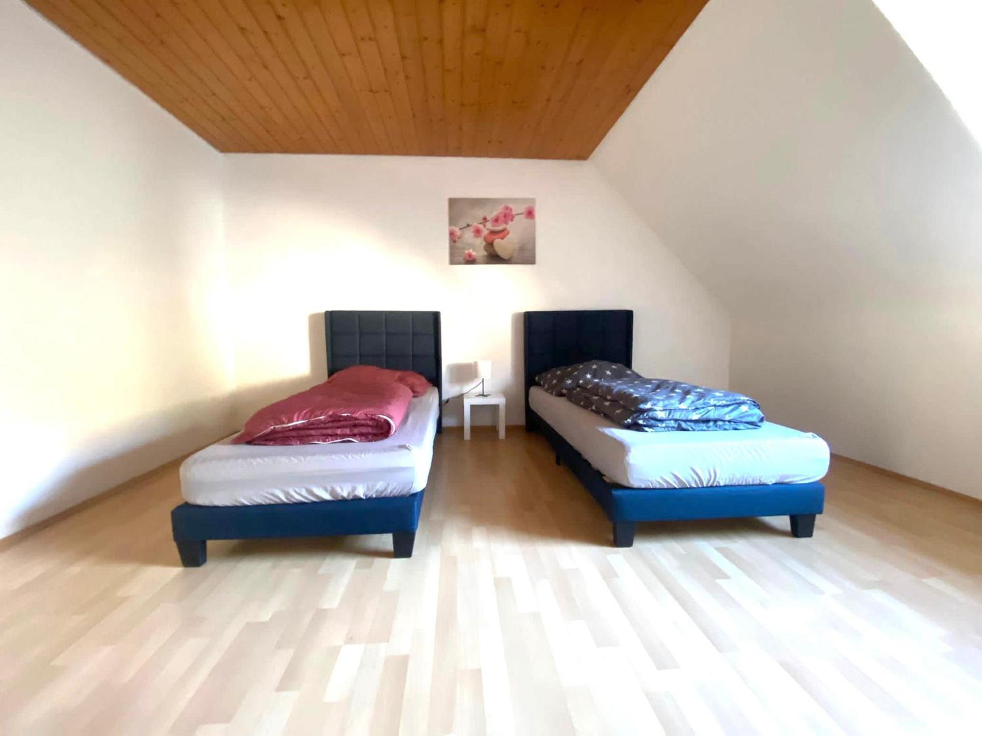 Komfortables Apartment คาร์ลสรูเฮอ ภายนอก รูปภาพ